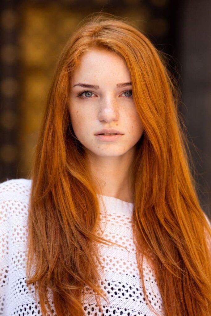 kızıl saç güzelliği i̇çin 20 ülkeyi gezdi