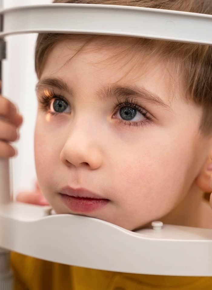 çocuklarda göz kanlanması neden olur